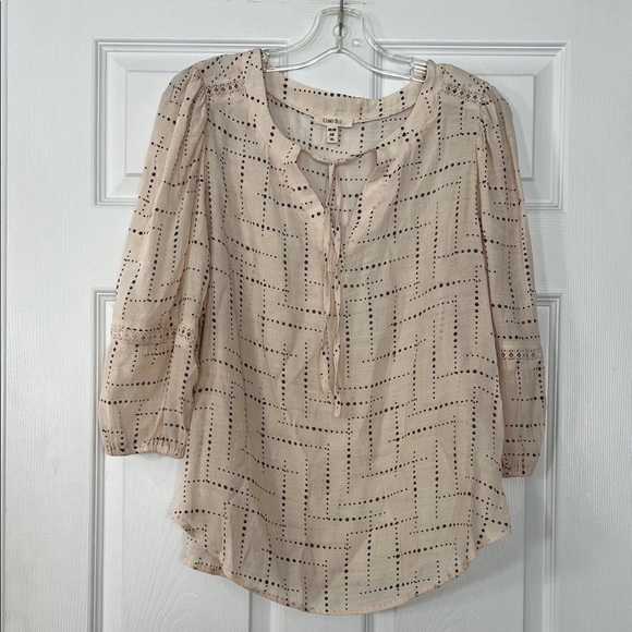 Como Blu Tops - Elegant Beige Patterned Blouse